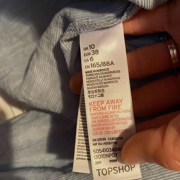 TOPSHOP blue‎ twist waist open front blouse - Picture 2 of 9